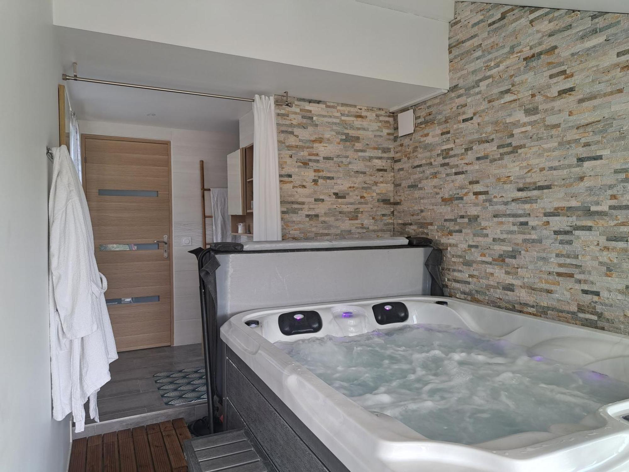 Adorelys Sejour Bien Etre - Spa Et Massage Saint-Cassien  Eksteriør bilde